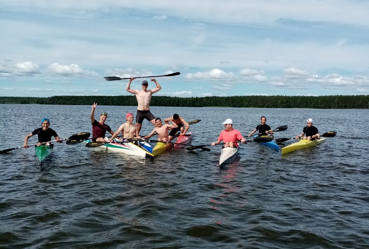Байдарочники тренируются в ожидании
