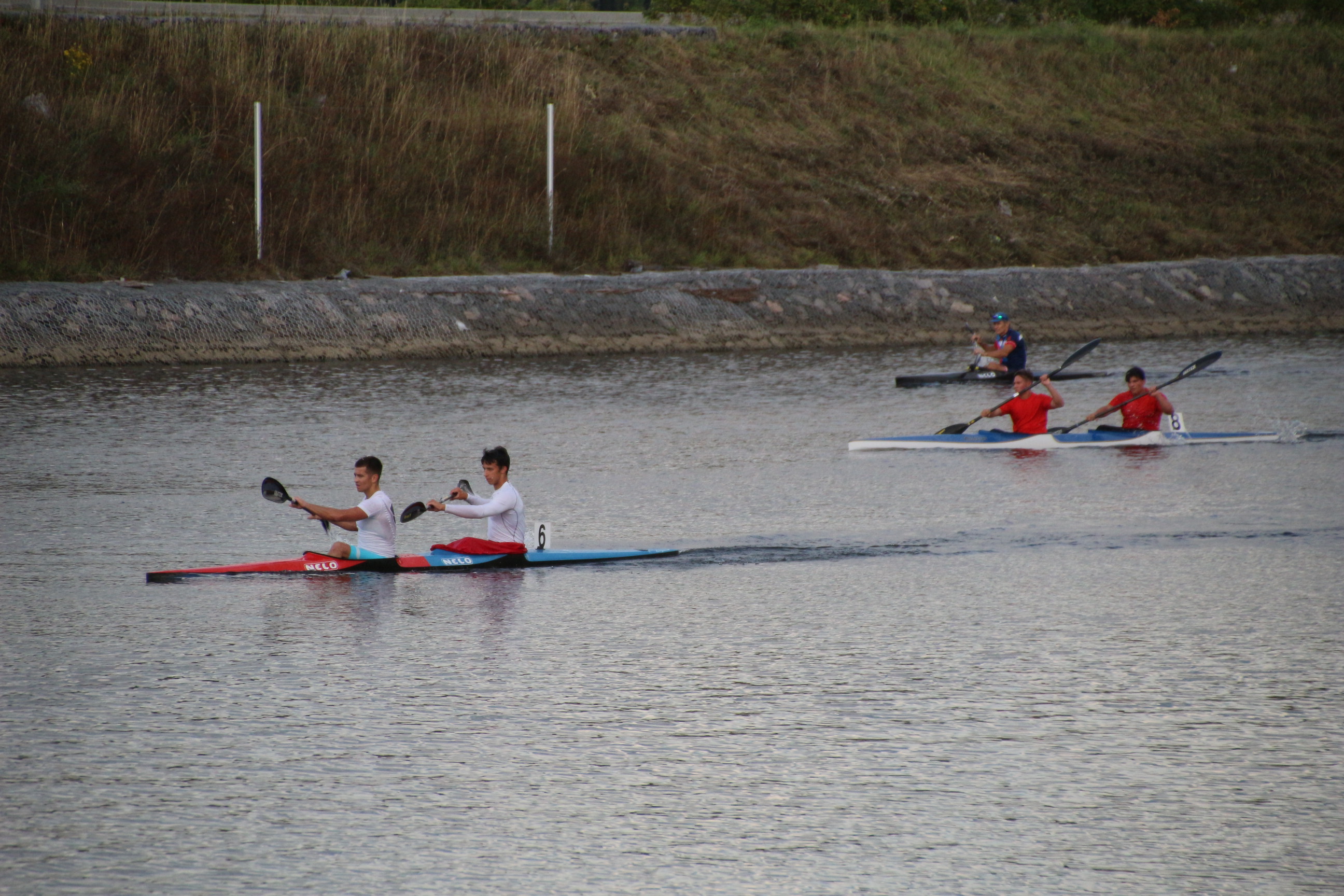 Байдарка на гребном канале