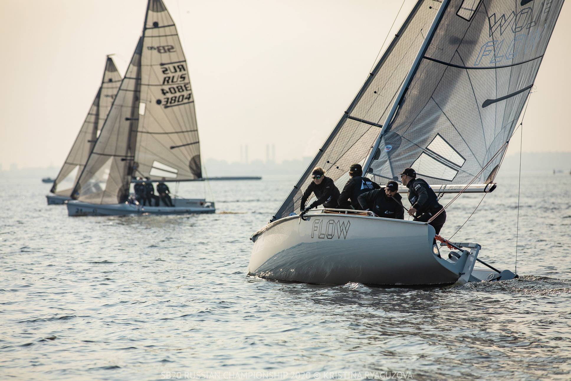 Чемпион гоняет в Севастополе