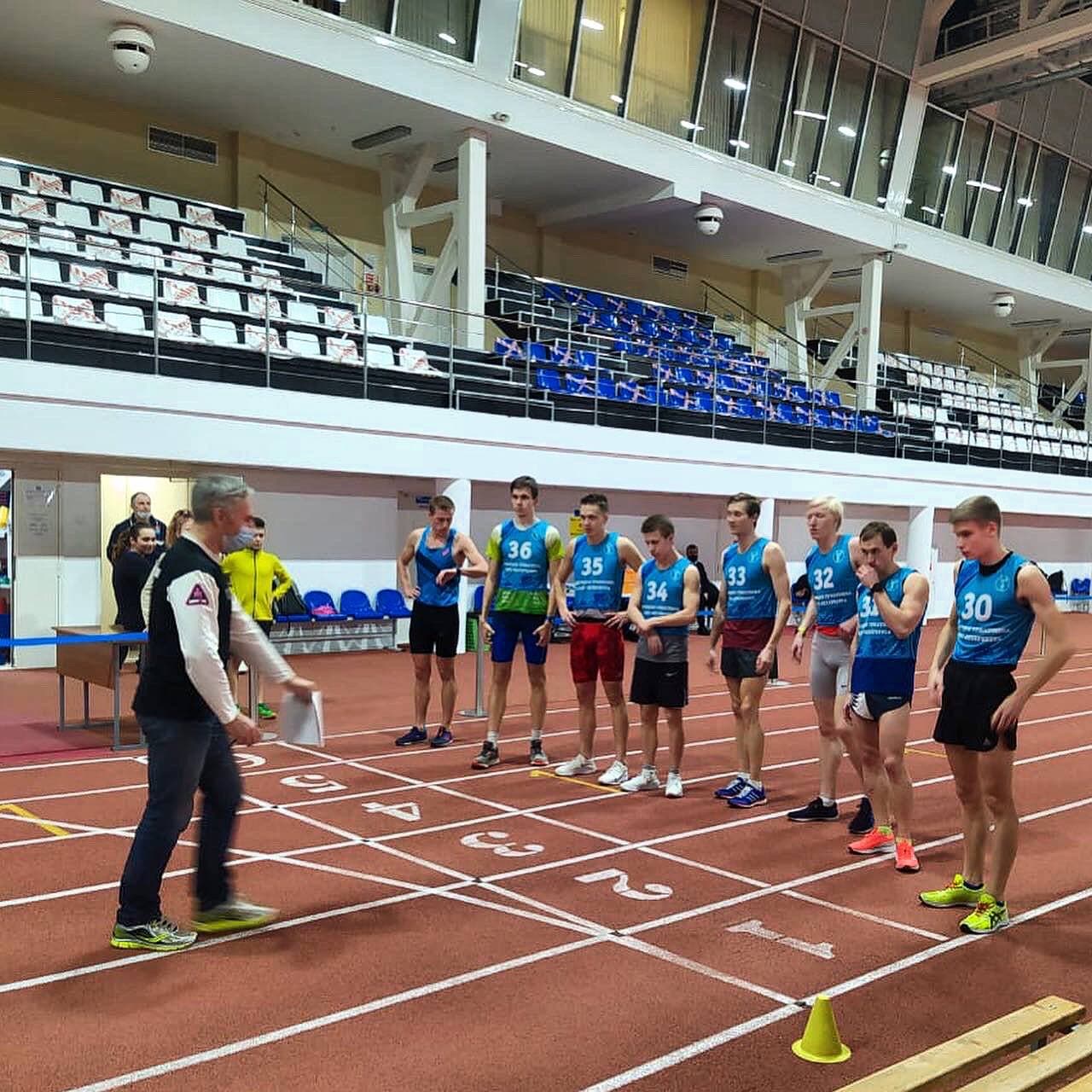 В Петербургском манеже прошли соревнования по триатлону