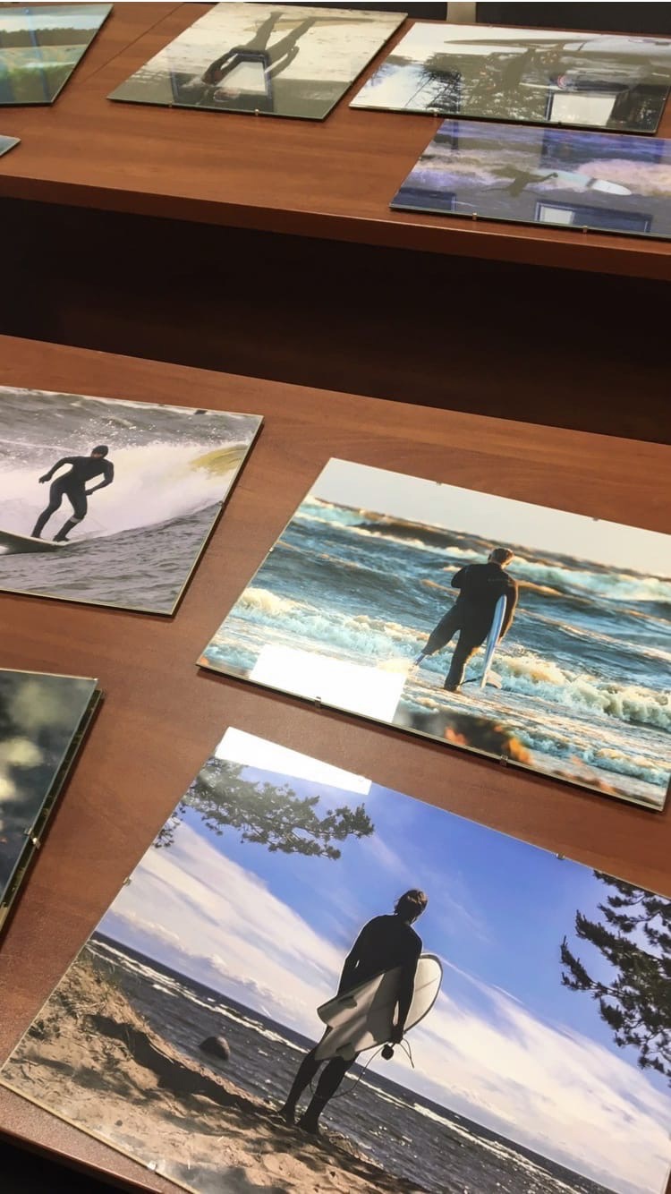 В Школе открылась коллективная выставка Петербургской сёрф  фотографии «Холодные воды»